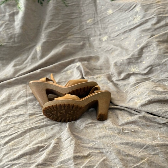 Marc Jacobs Hand Tooled Leather Wedge Sandals US9 - Picture 2 of 3